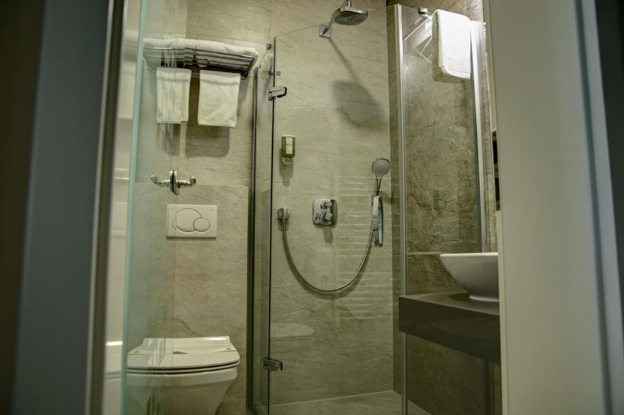 Hotel Gorenje Приштина Экстерьер фото
