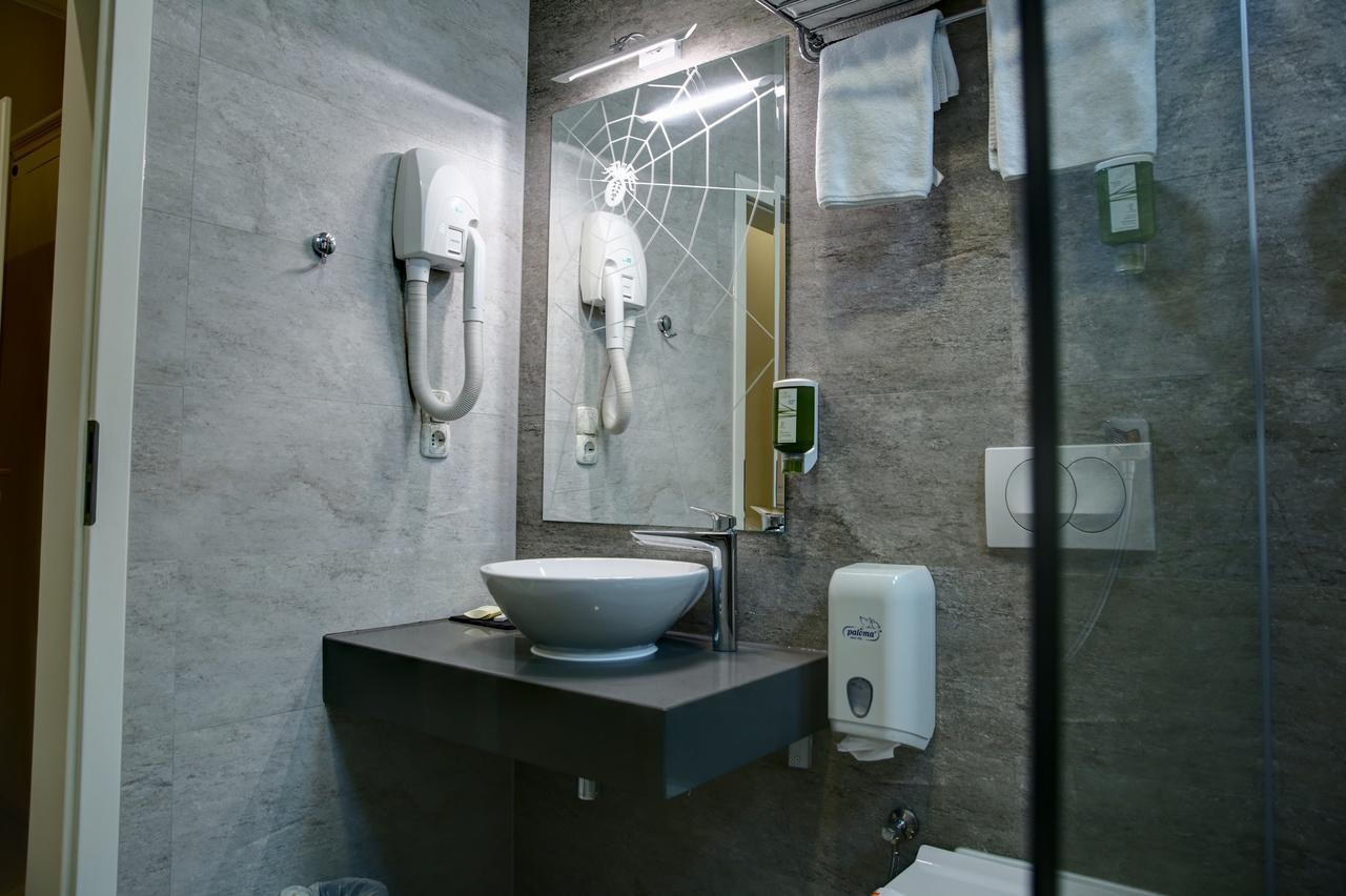 Hotel Gorenje Приштина Экстерьер фото