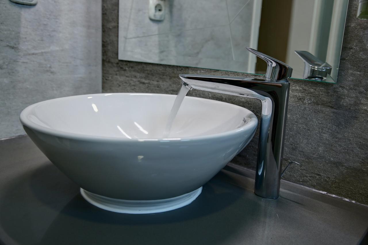 Hotel Gorenje Приштина Экстерьер фото