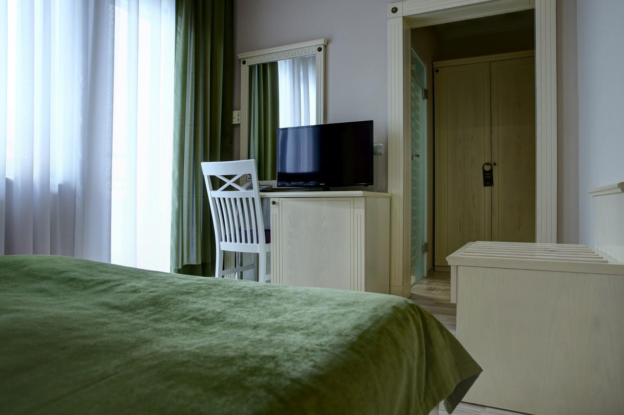 Hotel Gorenje Приштина Экстерьер фото